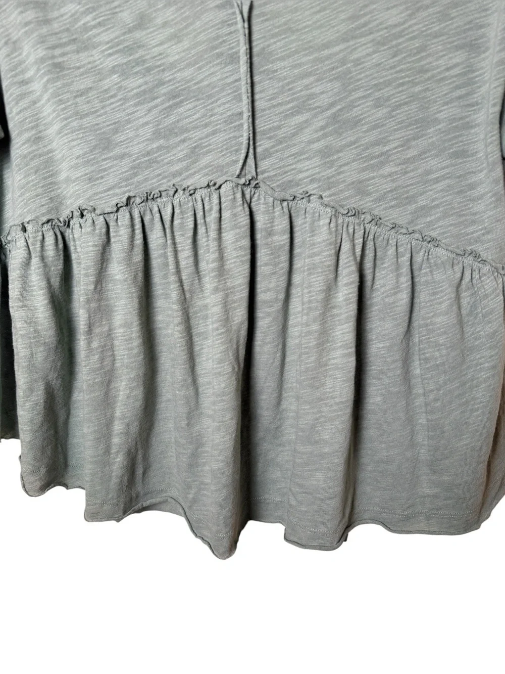American Eagle Outfitters Medium Sage Green V-Neck Peplum Tunic - Picture 3 of 10